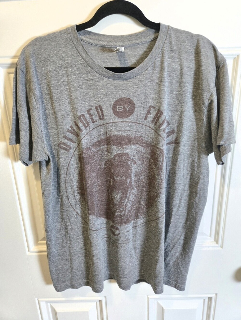 Divided By Friday Hopeless Records Band T-Shirt Gray Graphic Tee Men's Large USA